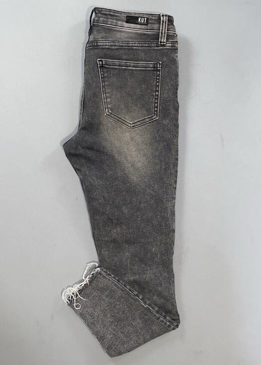 Kut from the Kloth Denim - KUT From The Kloth Connie Fab AB Ankle Skinny Fray Stretch Denim Jeans. Size 6.